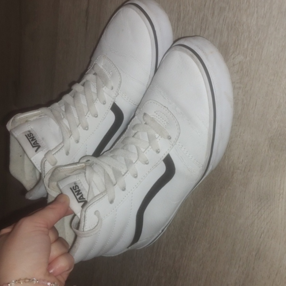 Vans (Hi-Tops)